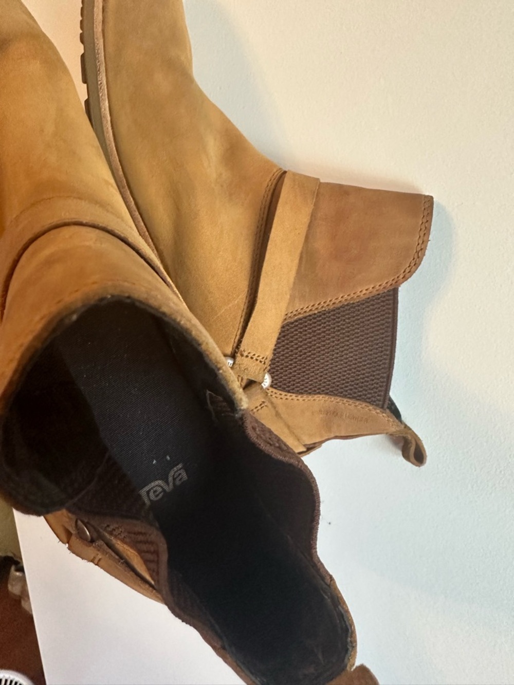 Teva Women’s Ankle Boot in Tan leather - Picture 6 of 7